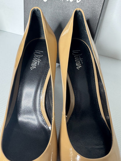 Wittner Minka Stiletto Taupe Patent 39 (AU8.5) as new perfect condition RRP $180